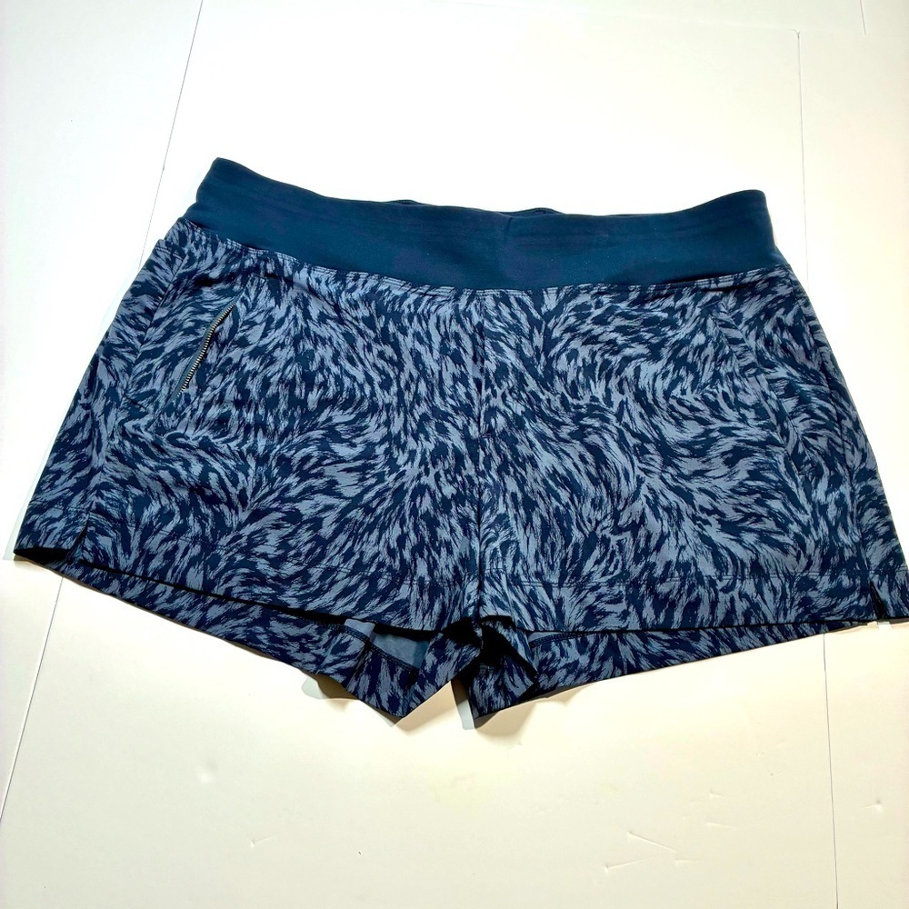 Athleta Shorts Women’s 20 Trekkie North Printed Short Lynx Blue Lightweight NWOT
